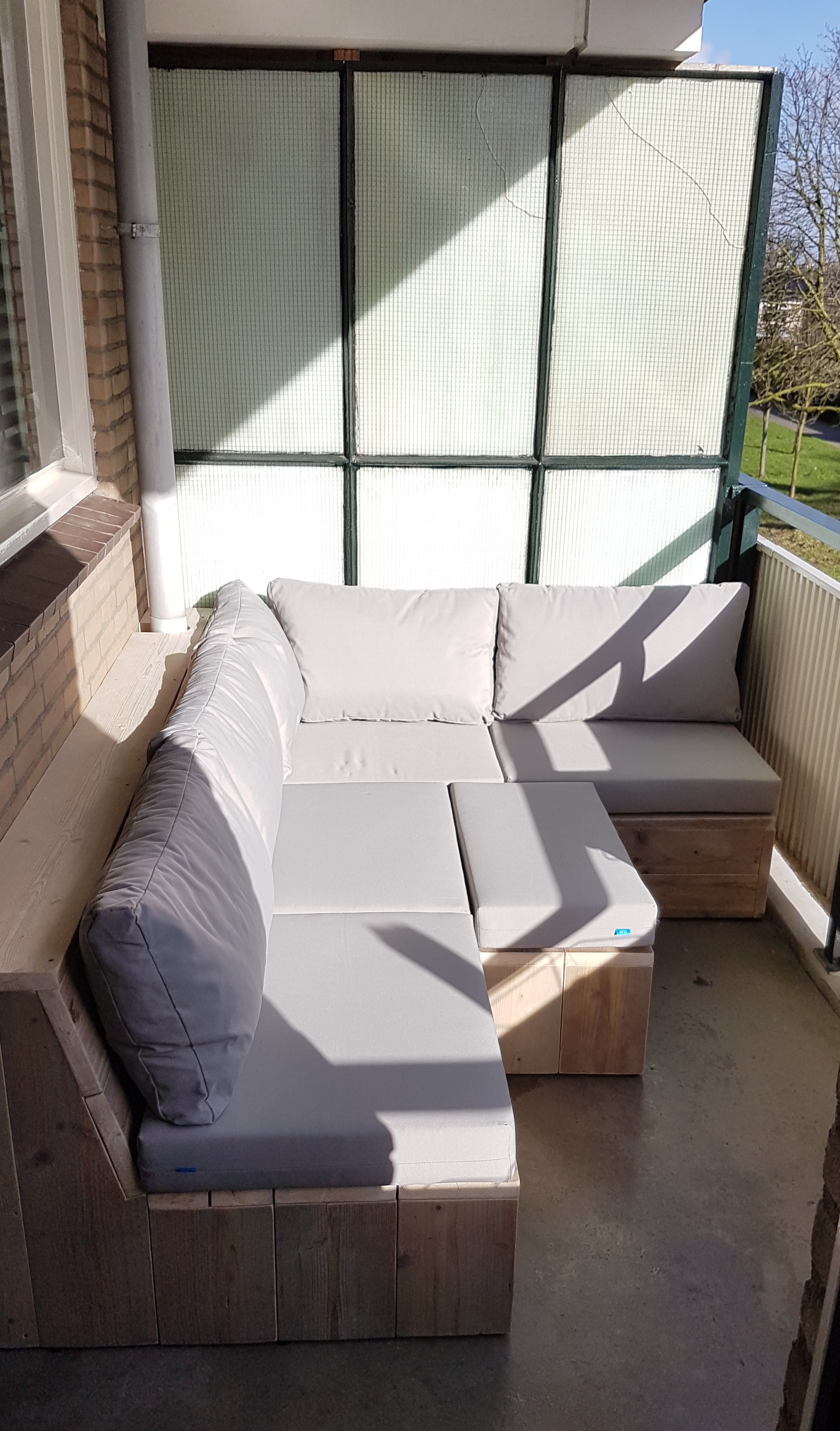 Roman Celsius rechtdoor Balkon loungebank zonder zijleuningen; gebruikt steigerhout